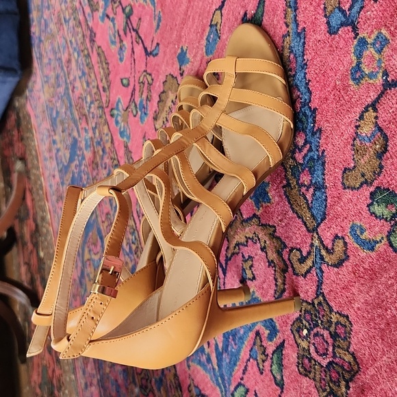 Banana Republic Leather High Heels - Picture 11 of 11